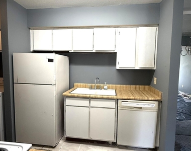 10603 S Wilcrest Drive - Photo Thumbnail 6