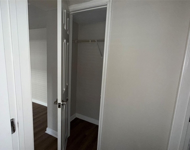 7315 Brompton Street - Photo Thumbnail 5