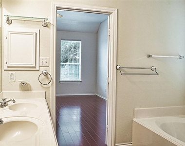 22147 Canyonwood Park Lane - Photo Thumbnail 20