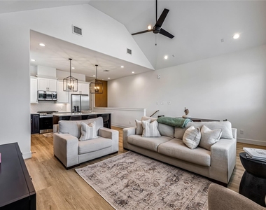 1508 Ryon Street - Photo Thumbnail 10