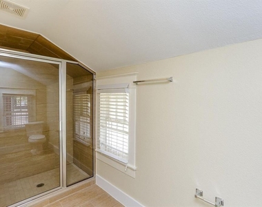 612 W Alabama Street - Photo Thumbnail 12