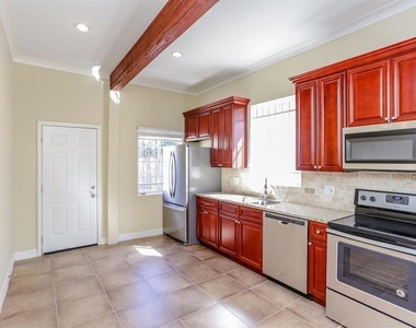 612 W Alabama Street - Photo Thumbnail 1