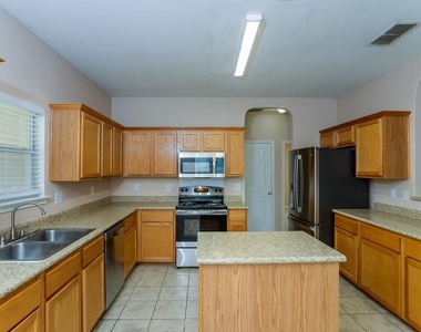 6119 Briscoe Leaf - Photo Thumbnail 3