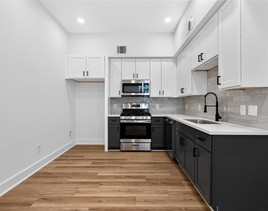 4822 Creekmont Drive - Photo Thumbnail 3