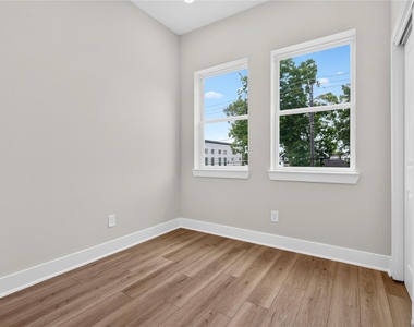 4822 Creekmont Drive - Photo Thumbnail 12