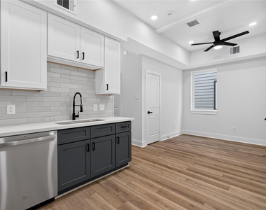 4822 Creekmont Drive - Photo Thumbnail 5