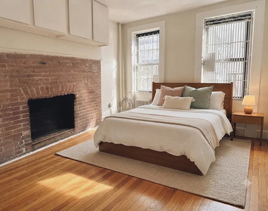 405 West 49th Street - Photo Thumbnail 2