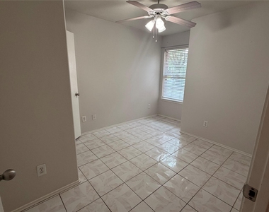 1418 Carolina Grove Lane - Photo Thumbnail 8