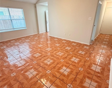 1418 Carolina Grove Lane - Photo Thumbnail 2
