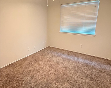 1418 Carolina Grove Lane - Photo Thumbnail 10