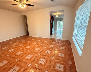 1418 Carolina Grove Lane - Photo Thumbnail 3