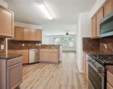 16717 Foursquare Drive - Photo Thumbnail 2