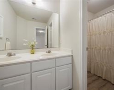 16717 Foursquare Drive - Photo Thumbnail 10