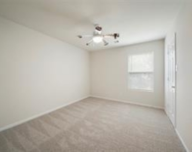 16717 Foursquare Drive - Photo Thumbnail 13