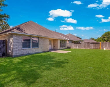 26127 Bent Meadow Court - Photo Thumbnail 11