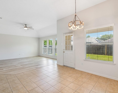 26127 Bent Meadow Court - Photo Thumbnail 7