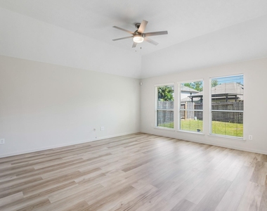 26127 Bent Meadow Court - Photo Thumbnail 8