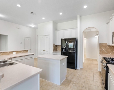 26127 Bent Meadow Court - Photo Thumbnail 3