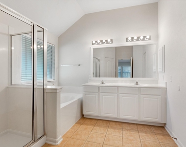 26127 Bent Meadow Court - Photo Thumbnail 9
