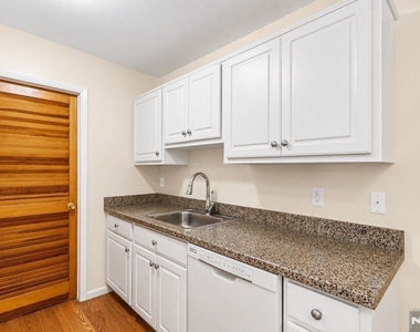 555 Riverside - Photo Thumbnail 8