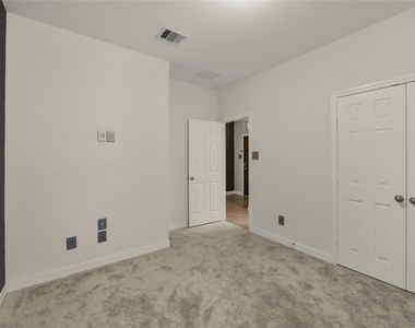 10919 Walts Run Lane - Photo Thumbnail 5