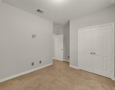 10919 Walts Run Lane - Photo Thumbnail 8