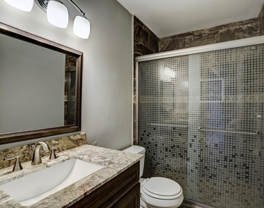 1833 Country Village Boulevard - Photo Thumbnail 10