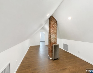 22 Harrison - Photo Thumbnail 18