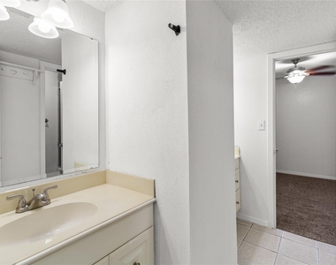 11002 Hammerly Boulevard - Photo Thumbnail 8