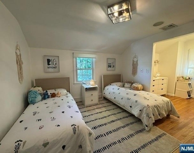 575 Knickerbocker - Photo Thumbnail 11