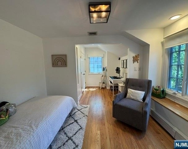 575 Knickerbocker - Photo Thumbnail 10