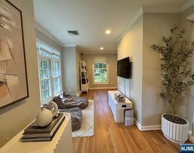 575 Knickerbocker - Photo Thumbnail 8