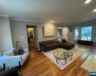 575 Knickerbocker - Photo Thumbnail 2