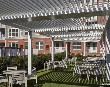 100 Eisenhower - Photo Thumbnail 22
