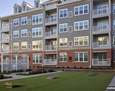 100 Eisenhower - Photo Thumbnail 29