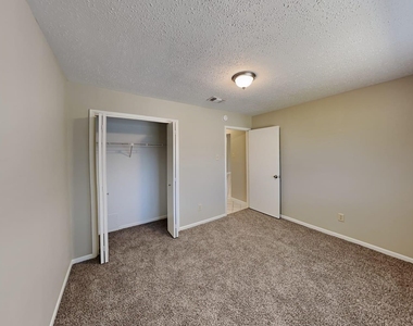 6610 Bellfield Manor Lane - Photo Thumbnail 10