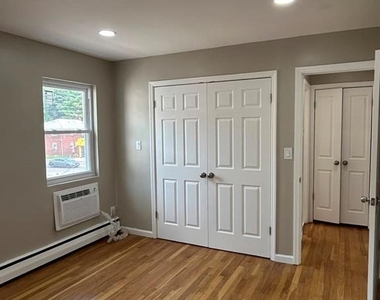 1266 Teaneck - Photo Thumbnail 5