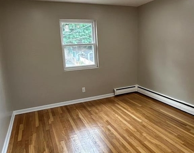 1266 Teaneck - Photo Thumbnail 6