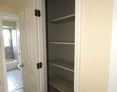 47 Van Dyke - Photo Thumbnail 20