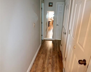 47 Van Dyke - Photo Thumbnail 4