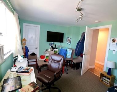 47 Van Dyke - Photo Thumbnail 10
