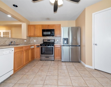 21219 Misty Brook Bend Lane - Photo Thumbnail 5