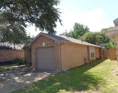 20107 Beechview Ln - Photo Thumbnail 2