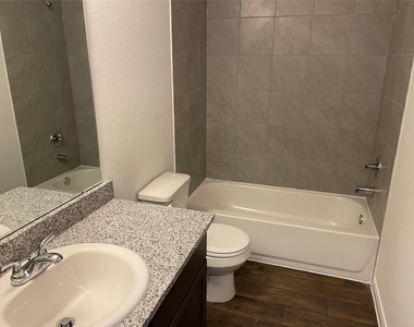 396 Road 5138 - Photo Thumbnail 5