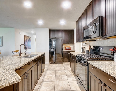 6718 Madison Heights Court - Photo Thumbnail 6