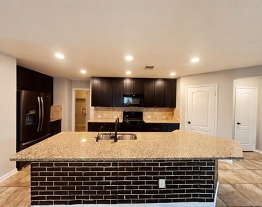 6718 Madison Heights Court - Photo Thumbnail 5