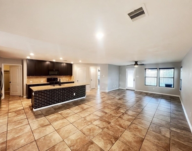 6718 Madison Heights Court - Photo Thumbnail 4