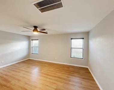 6718 Madison Heights Court - Photo Thumbnail 8