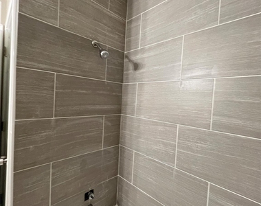 2410 Rolling Glen Drive - Photo Thumbnail 8