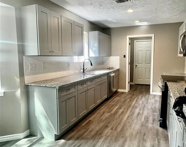 2410 Rolling Glen Drive - Photo Thumbnail 1